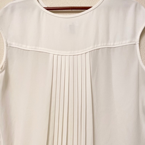 Chelsea28 Pleat Back Top - Picture 11 of 12